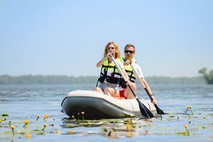 Страховочный жилет для активного отдыха на воде: какие модели бывают?