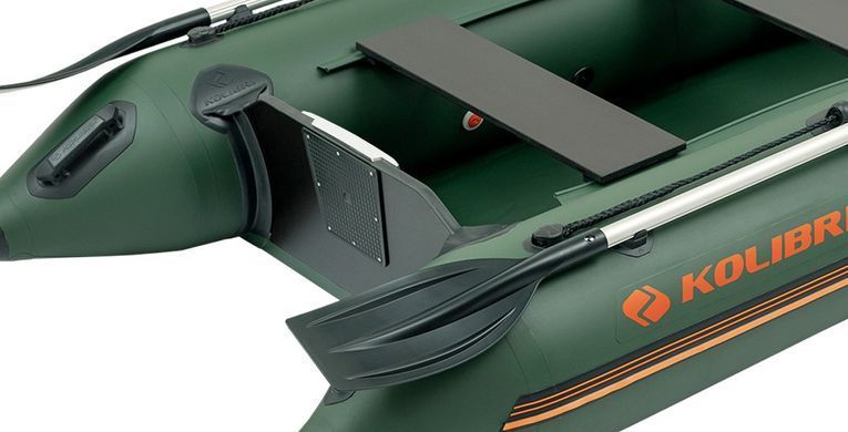 Колибри КМ-260 (Kolibri KM-260) зелёная моторная надувная лодка + слань-коврик фото